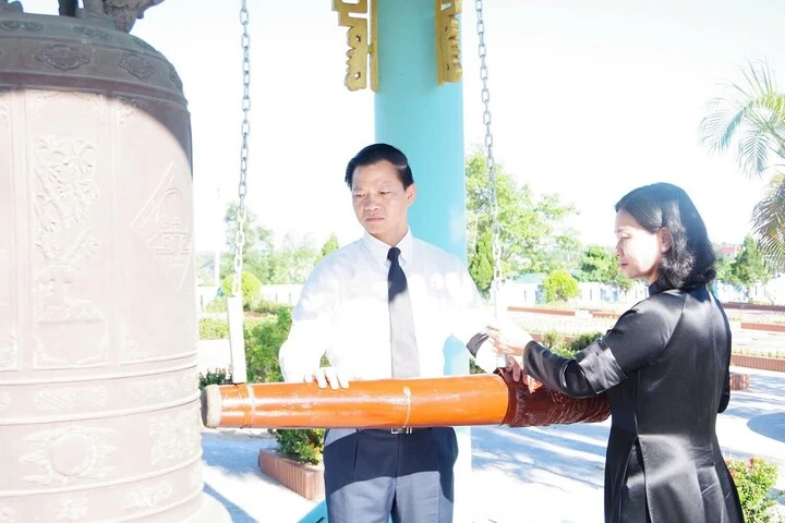 Quảng Trị truy điệu, an táng 30 hài cốt liệt sĩ vừa được quy tập Quảng Trị truy điệu, an táng 30 hài cốt liệt sĩ vừa được quy tập