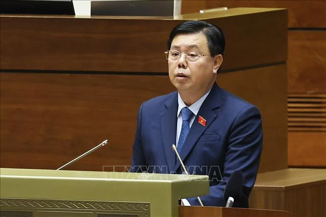 Quốc hội nghe trình bày Tờ trình, báo cáo thẩm tra về các dự án luật Quốc hội nghe trình bày Tờ trình, báo cáo thẩm tra về các dự án luật