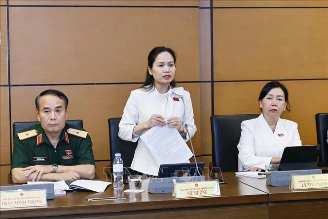 Quốc hội thảo luận ở tổ về 3 dự án luật Quốc hội thảo luận ở tổ về 3 dự án luật