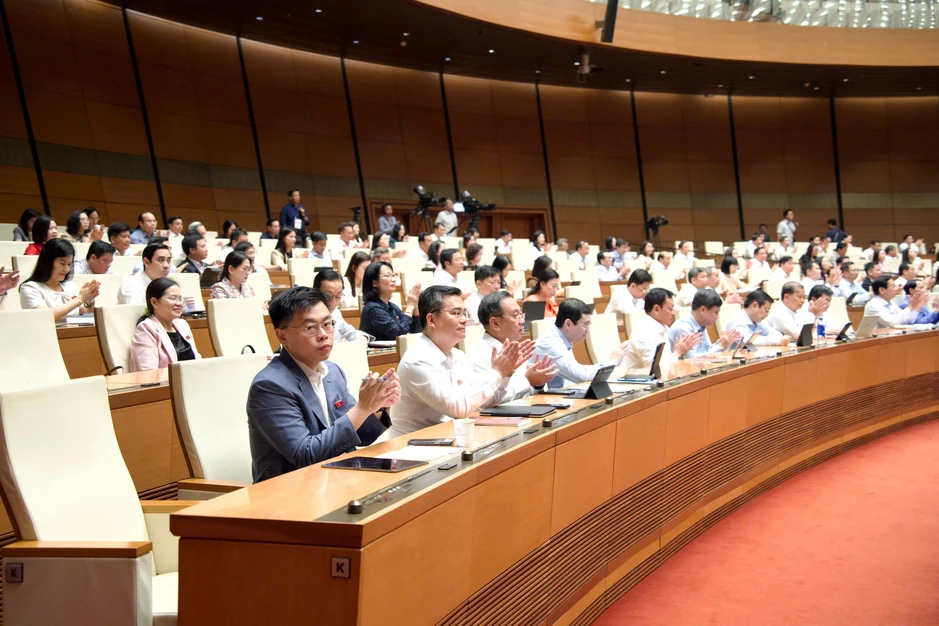 Quốc hội thông qua Nghị quyết ưu đãi đặc biệt về thuế đối với xăng dầu Quốc hội thông qua Nghị quyết ưu đãi đặc biệt về thuế đối với xăng dầu