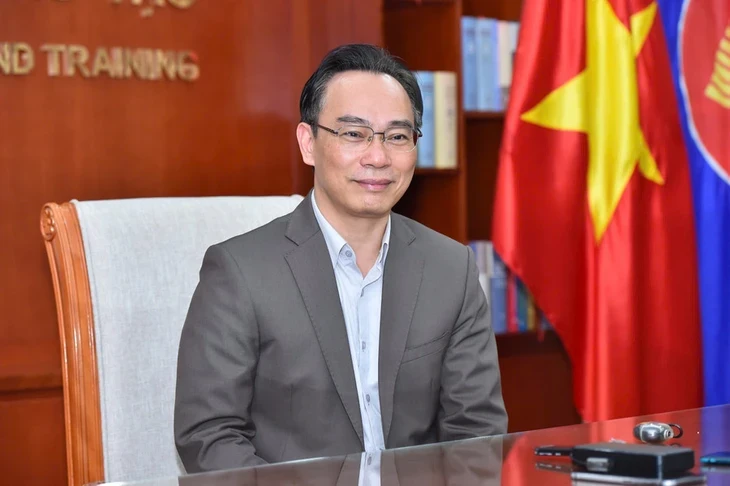 Quyền Bộ trưởng Hoàng Minh Sơn trả lời cử tri về việc xác nhận học bạ thay cấp bằng trung học cơ sở Quyền Bộ trưởng Hoàng Minh Sơn trả lời cử tri về việc xác nhận học bạ thay cấp bằng trung học cơ sở