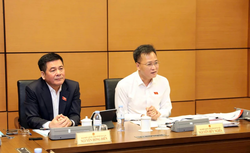 Quyết tâm tăng trưởng hai con số trên nền tảng vững chắc là ổn định kinh tế vĩ mô Quyết tâm tăng trưởng hai con số trên nền tảng vững chắc là ổn định kinh tế vĩ mô