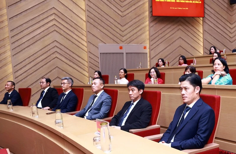 Ra mắt Tổng Công ty Công nghệ - Viễn thông Toàn cầu (GTEL) trực thuộc Bộ Công an Ra mắt Tổng Công ty Công nghệ - Viễn thông Toàn cầu (GTEL) trực thuộc Bộ Công an