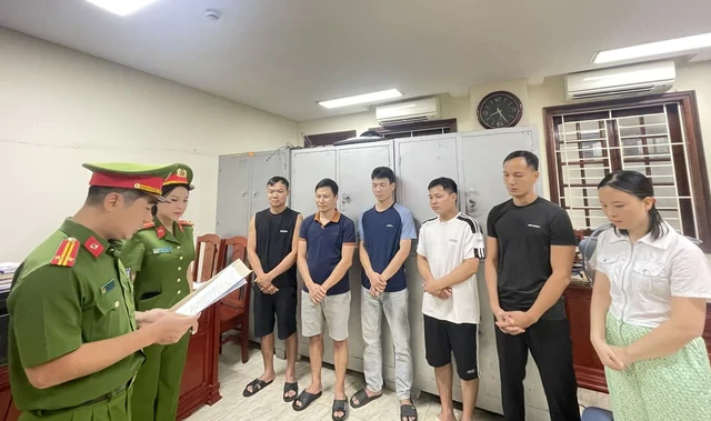 Ra quyết định khởi tố kế toán Nguyễn Thị Hương SN 1989 Ra quyết định khởi tố kế toán Nguyễn Thị Hương SN 1989
