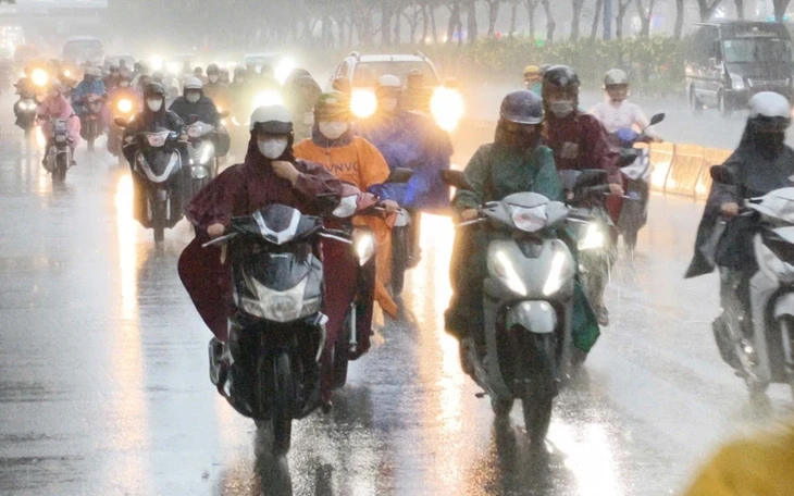 Rãnh áp thấp gây mưa to hạ nhiệt TP.HCM và Nam Bộ, mới sáng trời đã âm u Rãnh áp thấp gây mưa to hạ nhiệt TP.HCM và Nam Bộ, mới sáng trời đã âm u