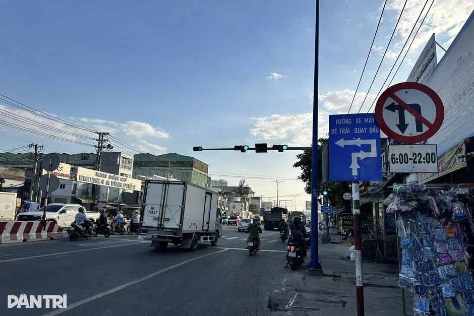 Rẽ trái nơi có biển cấm, cô gái bị xe ben cán tử vong ở TPHCM Rẽ trái nơi có biển cấm, cô gái bị xe ben cán tử vong ở TPHCM
