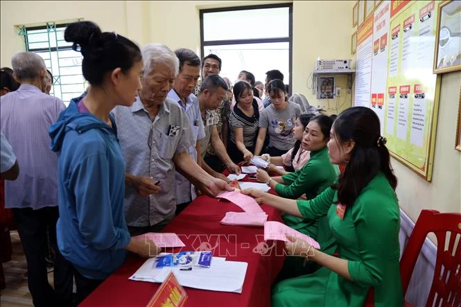 Rộn ràng ngày bầu cử trưởng thôn, bản, khu phố ở Quảng Ninh Rộn ràng ngày bầu cử trưởng thôn, bản, khu phố ở Quảng Ninh