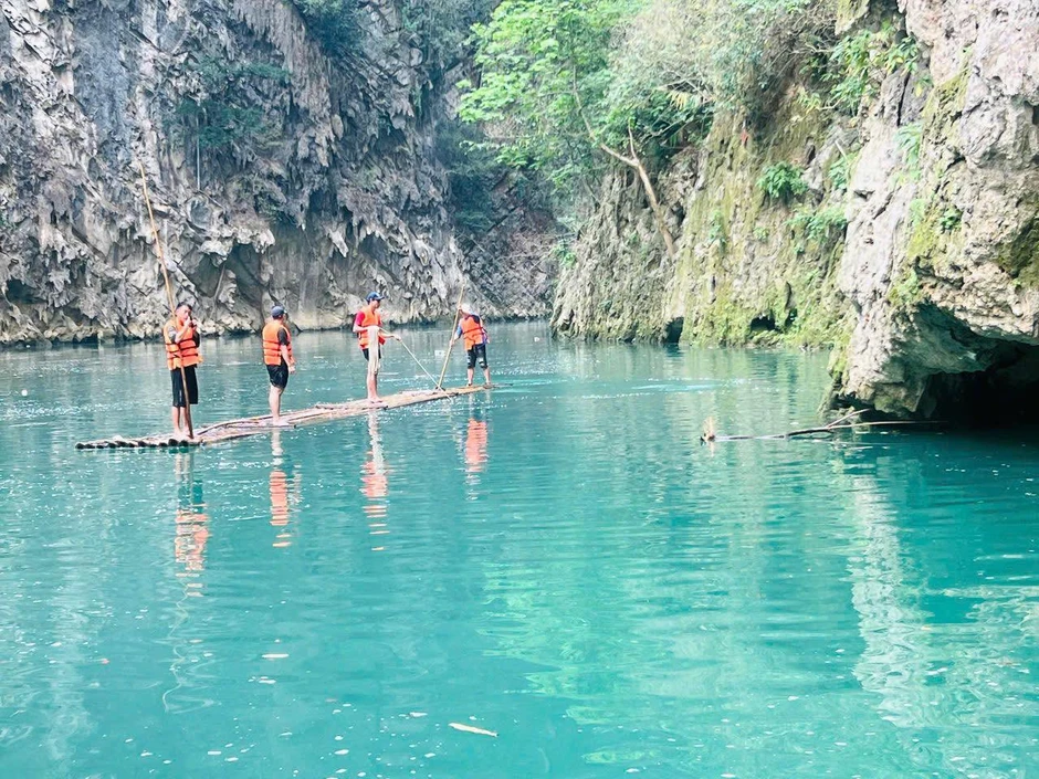Rủ nhau tắm suối dưới chân thủy điện, 3 thiếu niên gặp nạn Rủ nhau tắm suối dưới chân thủy điện, 3 thiếu niên gặp nạn