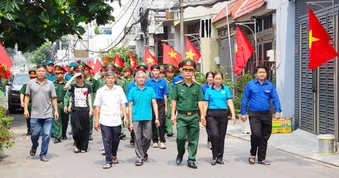 Rực rỡ đường cờ Tổ quốc chào mừng Ngày hội non sông tại TPHCM