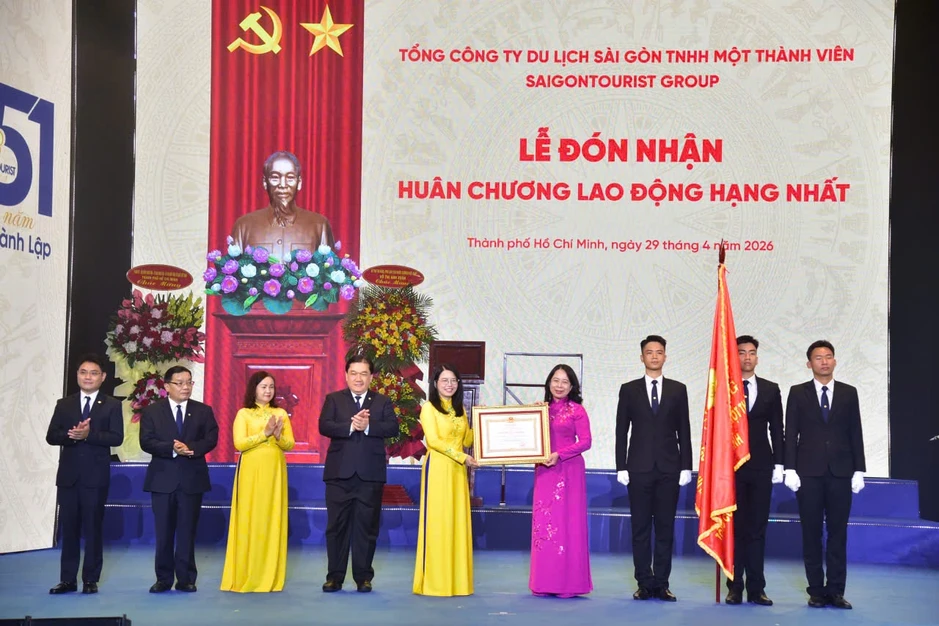 Saigontourist đón nhận Huân chương Lao động hạng Nhất Saigontourist đón nhận Huân chương Lao động hạng Nhất