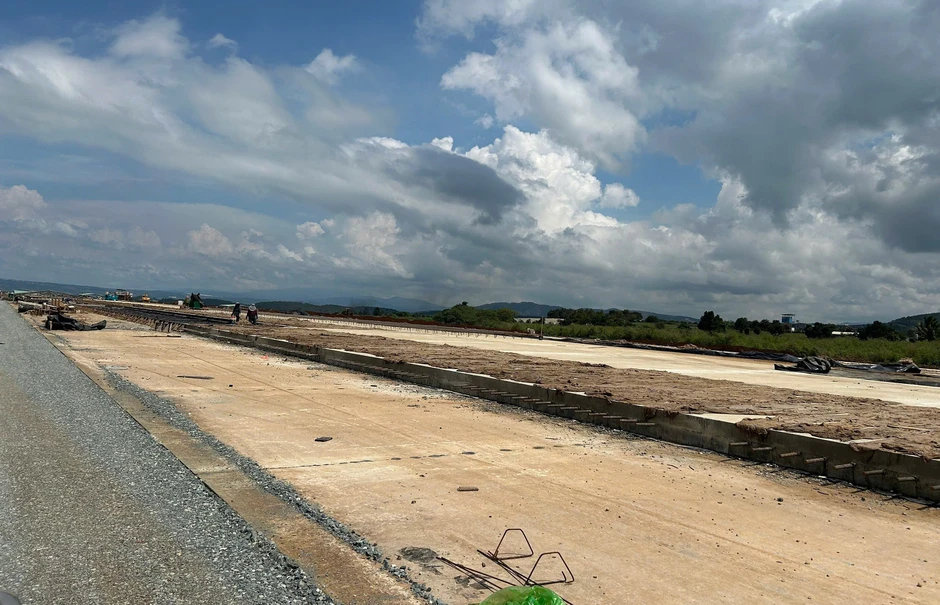 Sân bay Liên Khương sau 3 tháng đóng cửa nâng cấp, đạt tiến độ thế nào? Sân bay Liên Khương sau 3 tháng đóng cửa nâng cấp, đạt tiến độ thế nào?