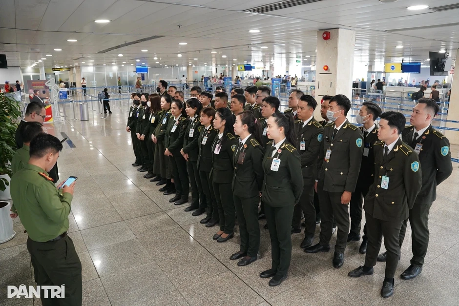 Sân bay Tân Sơn Nhất nâng an ninh cấp độ 1 dịp lễ 30/4 Sân bay Tân Sơn Nhất nâng an ninh cấp độ 1 dịp lễ 30/4