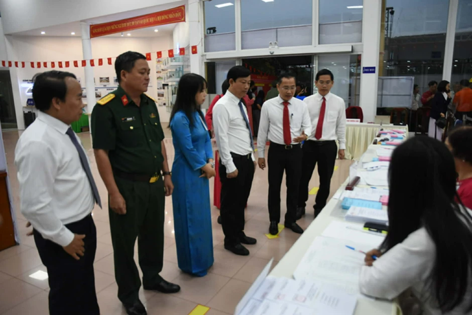 Sáng nay, 4.500 cử tri TP.HCM đi bầu cử sớm Sáng nay, 4.500 cử tri TP.HCM đi bầu cử sớm