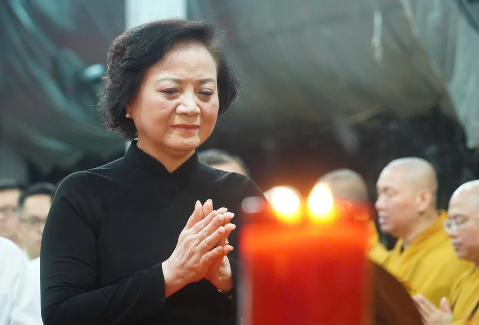 Sáng nay diễn ra Lễ viếng, truy điệu và an táng 731 hài cốt liệt sĩ được tìm thấy tại Công viên Lê Thị Riêng Sáng nay diễn ra Lễ viếng, truy điệu và an táng 731 hài cốt liệt sĩ được tìm thấy tại Công viên Lê Thị Riêng