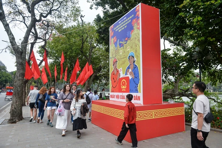 Sáng nay, gần 79 triệu cử tri cả nước đi bầu cử đại biểu Quốc hội và HĐND nhiệm kỳ mới