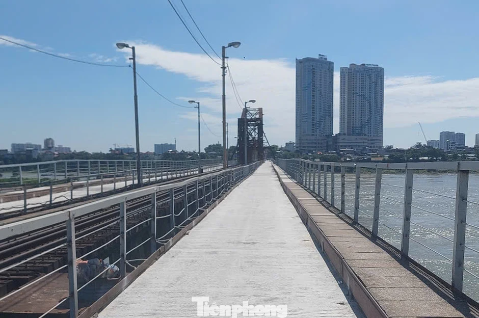 Sắp thông xe cầu Long Biên sau 2 tháng sửa chữa Sắp thông xe cầu Long Biên sau 2 tháng sửa chữa