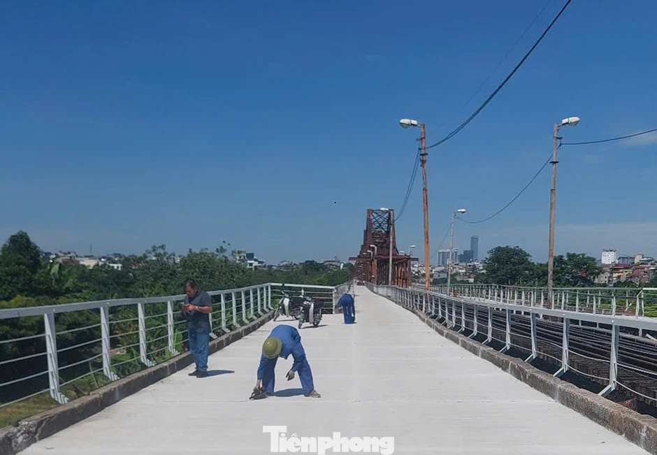 Sắp thông xe cầu Long Biên sau 2 tháng sửa chữa Sắp thông xe cầu Long Biên sau 2 tháng sửa chữa
