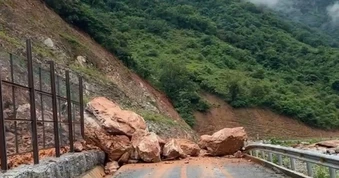 Sạt lở nghiêm trọng ở xã Mường Típ, Nghệ An