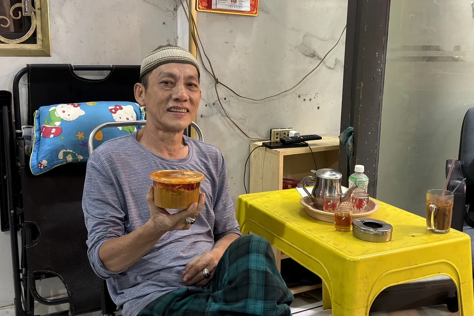 Sau 18 giờ 8 phút, người dân hẻm kiêng rượu bia, thịt heo ở TP.HCM ăn gì? Sau 18 giờ 8 phút, người dân hẻm kiêng rượu bia, thịt heo ở TP.HCM ăn gì?