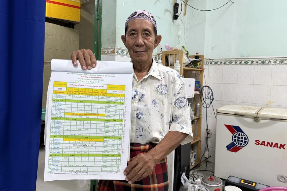 Sau 18 giờ 8 phút, người dân hẻm kiêng rượu bia, thịt heo ở TP.HCM ăn gì? Sau 18 giờ 8 phút, người dân hẻm kiêng rượu bia, thịt heo ở TP.HCM ăn gì?