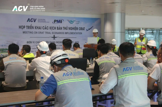 Sau khi máy bay đặc biệt xuất hiện, sân bay trẻ nhất trị giá 16 tỷ USD của Việt Nam tiếp tục 'chạy nước rút' Sau khi máy bay đặc biệt xuất hiện, sân bay trẻ nhất trị giá 16 tỷ USD của Việt Nam tiếp tục 'chạy nước rút'