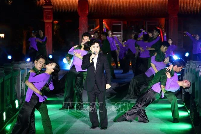 Sâu lắng Chương trình nghệ thuật chính luận 'Bản hùng ca trên sông' Sâu lắng Chương trình nghệ thuật chính luận 'Bản hùng ca trên sông'