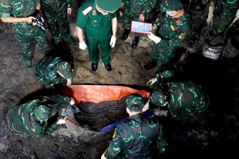 Sau một tuần khai quật, tìm thấy 74 hài cốt liệt sĩ tại Công viên Lê Thị Riêng