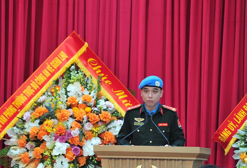 Sáu sĩ quan Công an nhân dân thực hiện nhiệm vụ gìn giữ hòa bình tại Phái bộ UNMISS Sáu sĩ quan Công an nhân dân thực hiện nhiệm vụ gìn giữ hòa bình tại Phái bộ UNMISS