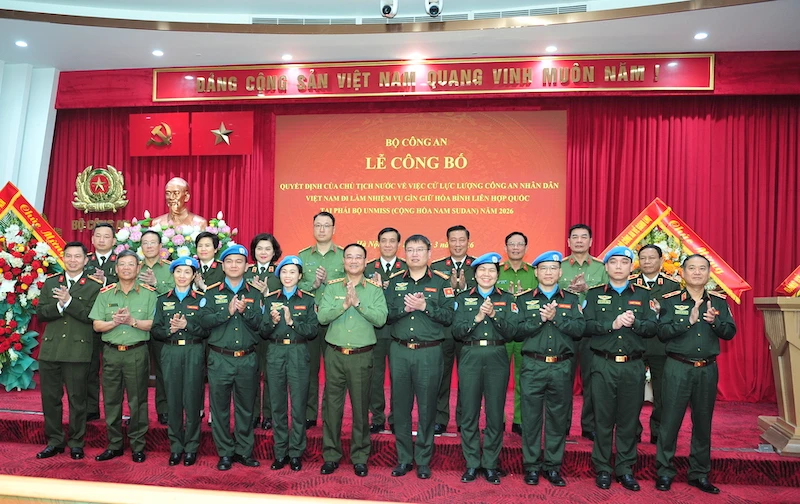 Sáu sĩ quan Công an nhân dân thực hiện nhiệm vụ gìn giữ hòa bình tại Phái bộ UNMISS Sáu sĩ quan Công an nhân dân thực hiện nhiệm vụ gìn giữ hòa bình tại Phái bộ UNMISS