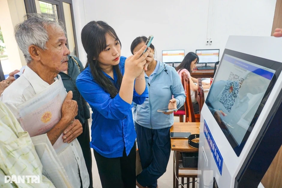 Sau vụ bắt cụ già đến phường làm thủ tục: Triển khai dịch vụ công lưu động Sau vụ bắt cụ già đến phường làm thủ tục: Triển khai dịch vụ công lưu động