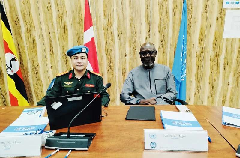 Sĩ quan Công an Việt Nam được khen thưởng đột xuất tại Nam Sudan