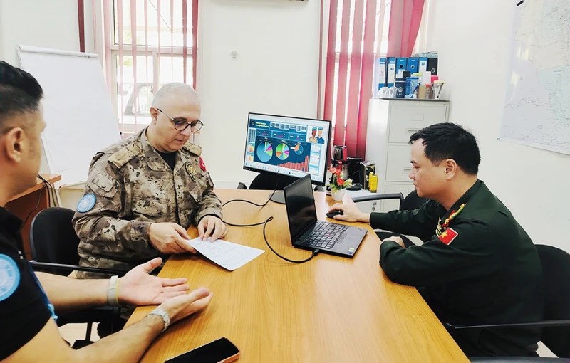 Sĩ quan Công an Việt Nam được khen thưởng đột xuất tại Nam Sudan