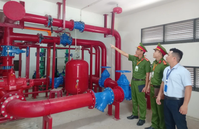 Siết chặt công tác phòng ngừa cháy nổ tại các KCN phía Đông tỉnh Đắk Lắk Siết chặt công tác phòng ngừa cháy nổ tại các KCN phía Đông tỉnh Đắk Lắk