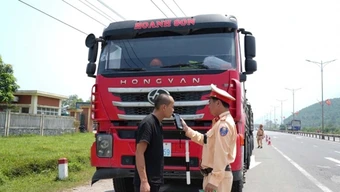 Siết chặt kỷ cương trong chấp hành quy định về trật tự an toàn giao thông đường bộ