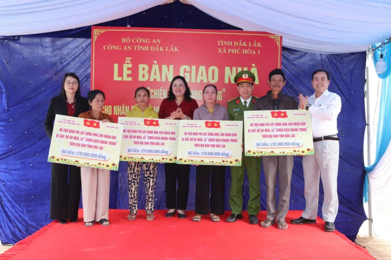 Siết chặt kỷ luật, bám sát địa bàn, bảo vệ bình yên vùng quê Phú Hòa 1