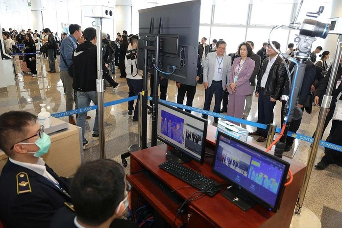 Siết chặt phòng tuyến ngăn dịch Ebola Siết chặt phòng tuyến ngăn dịch Ebola