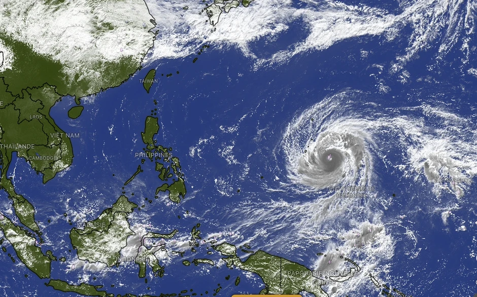 Siêu bão Sinlaku đang ở mức dữ dội, sức gió vượt 300km/h Siêu bão Sinlaku đang ở mức dữ dội, sức gió vượt 300km/h