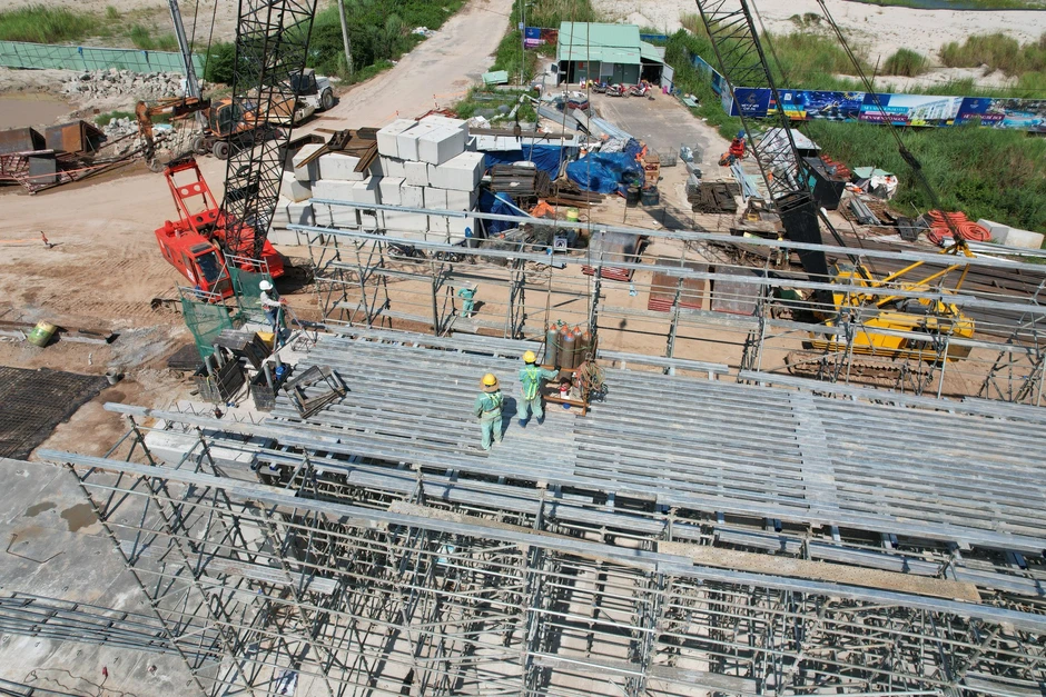 Siêu dự án LRT Phú Quốc 9 . 000 Tỷ sẵn sàng chạy thử vào giữa năm 2027 Siêu dự án LRT Phú Quốc 9 . 000 Tỷ sẵn sàng chạy thử vào giữa năm 2027