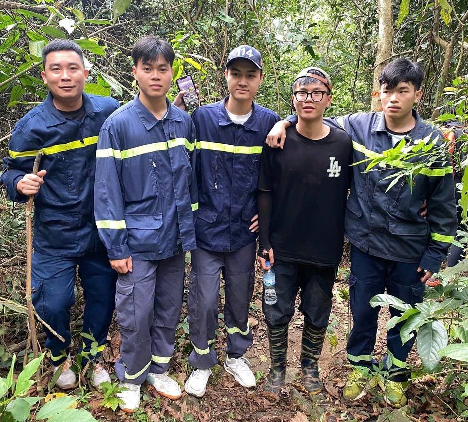 Sinh viên mất tích ở núi Tam Đảo kể lại hành trình sinh tồn Sinh viên mất tích ở núi Tam Đảo kể lại hành trình sinh tồn