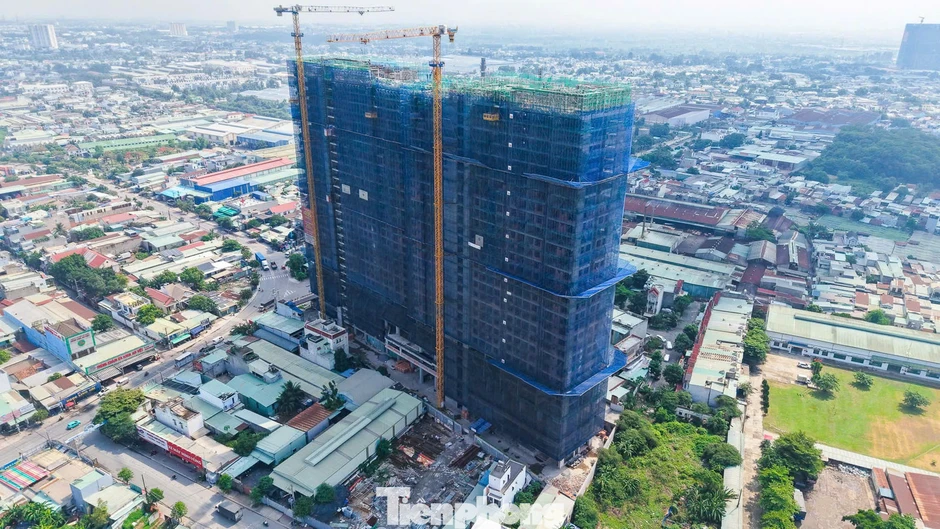 Sổ đỏ tích hợp trên VNeID, giao dịch bất động sản sẽ ra sao? Sổ đỏ tích hợp trên VNeID, giao dịch bất động sản sẽ ra sao?