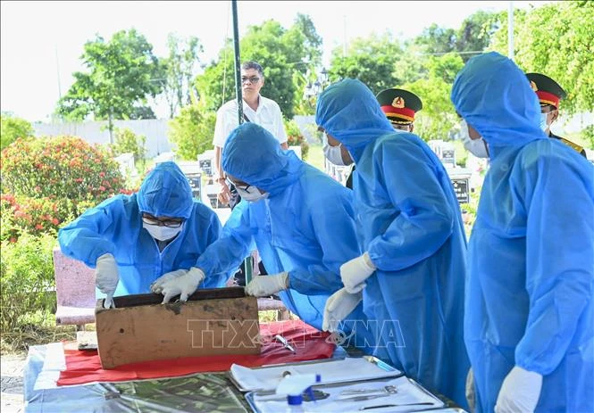 Số hóa dữ liệu mộ liệt sĩ, tạo cơ sở phục vụ giải mã ký hiệu và tìm kiếm ngoài thực địa