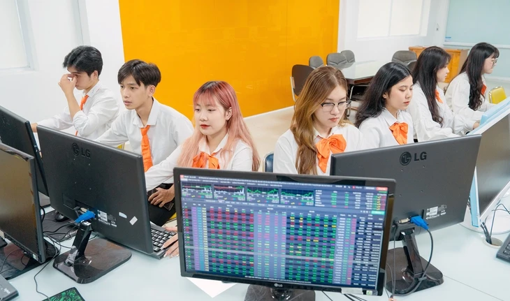 Sở Nội vụ TP.HCM nêu giải pháp kết nối thị trường lao động trên nền tảng số