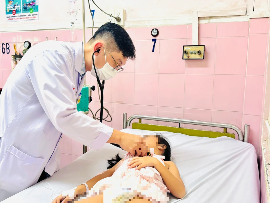Sở Y tế TP.HCM báo cáo vụ 53 học sinh Trường tiểu học Bình Quới Tây nhập viện nghi ngộ độc thực phẩm Sở Y tế TP.HCM báo cáo vụ 53 học sinh Trường tiểu học Bình Quới Tây nhập viện nghi ngộ độc thực phẩm
