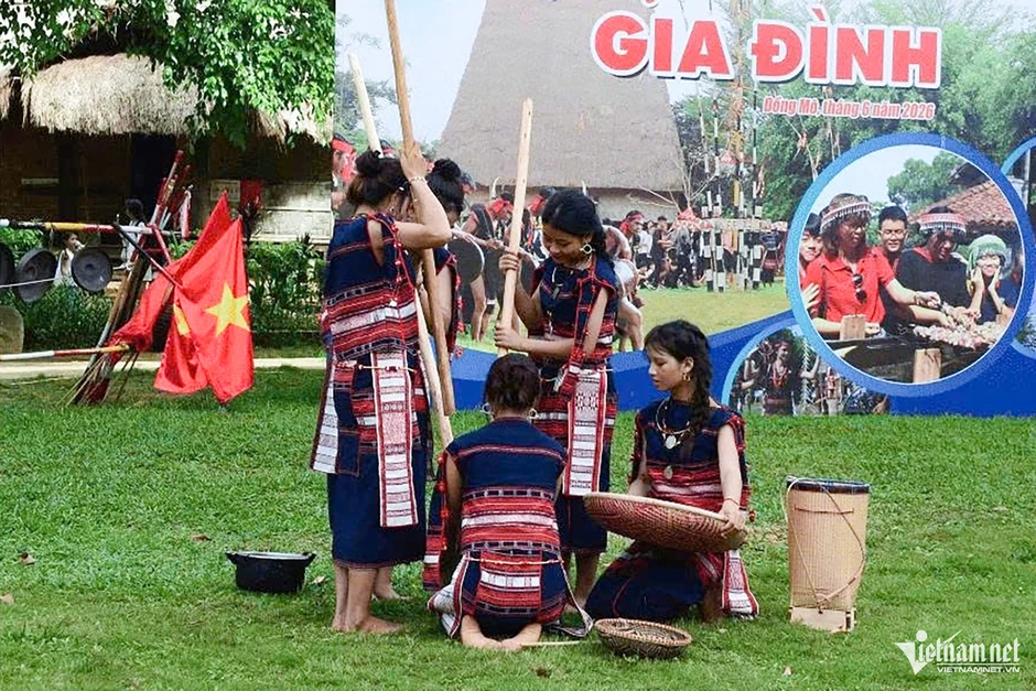 Sơmă Kơcham - Nghi lễ thiêng giữ hồn làng của người Ba Na Sơmă Kơcham - Nghi lễ thiêng giữ hồn làng của người Ba Na
