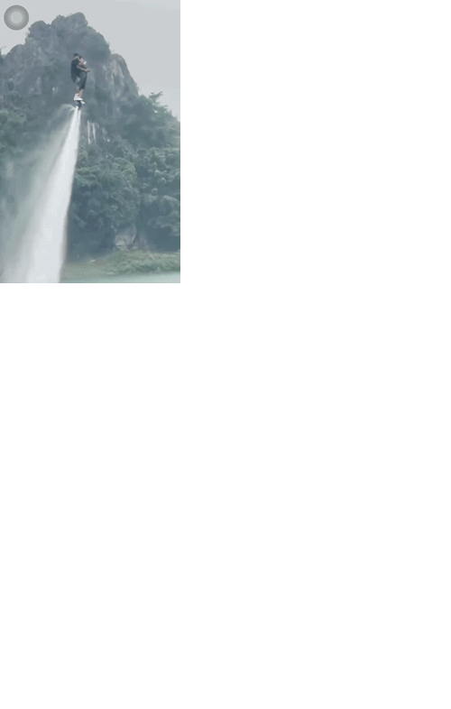 Sự cố flyboard khi đang "bay": Lời kể của người bán nước vứt hết ví tiền và đồ đạc lao xuống cứu Sự cố flyboard khi đang "bay": Lời kể của người bán nước vứt hết ví tiền và đồ đạc lao xuống cứu