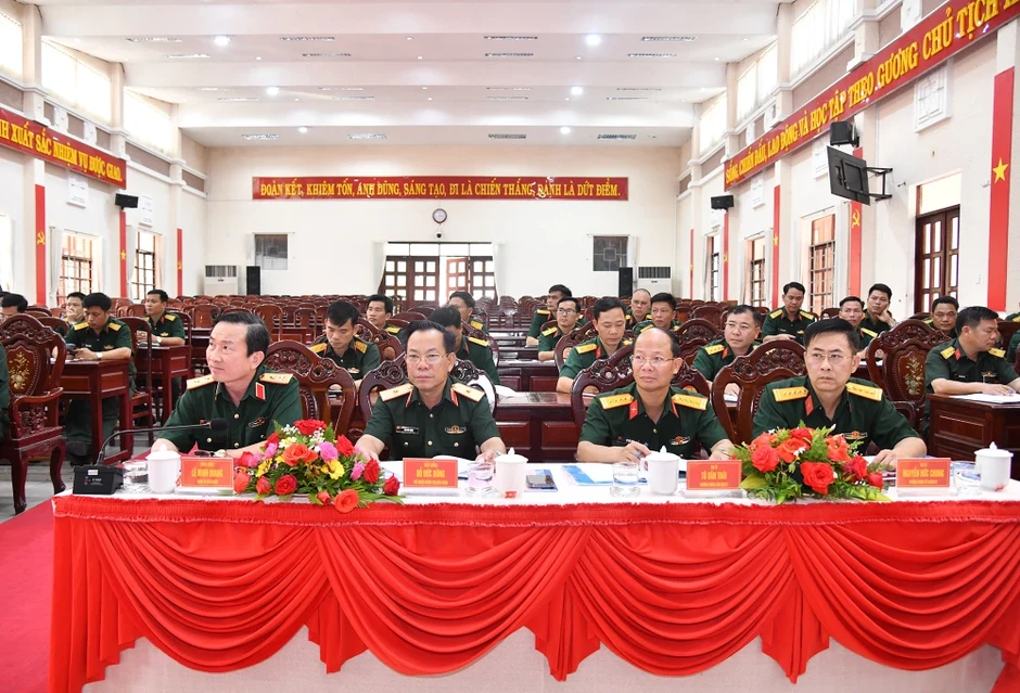 Sư đoàn 9 tổ chức hội nghị bàn giao chức trách, nhiệm vụ Chính ủy Sư đoàn Sư đoàn 9 tổ chức hội nghị bàn giao chức trách, nhiệm vụ Chính ủy Sư đoàn