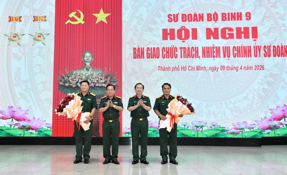 Sư đoàn 9 tổ chức hội nghị bàn giao chức trách, nhiệm vụ Chính ủy Sư đoàn Sư đoàn 9 tổ chức hội nghị bàn giao chức trách, nhiệm vụ Chính ủy Sư đoàn