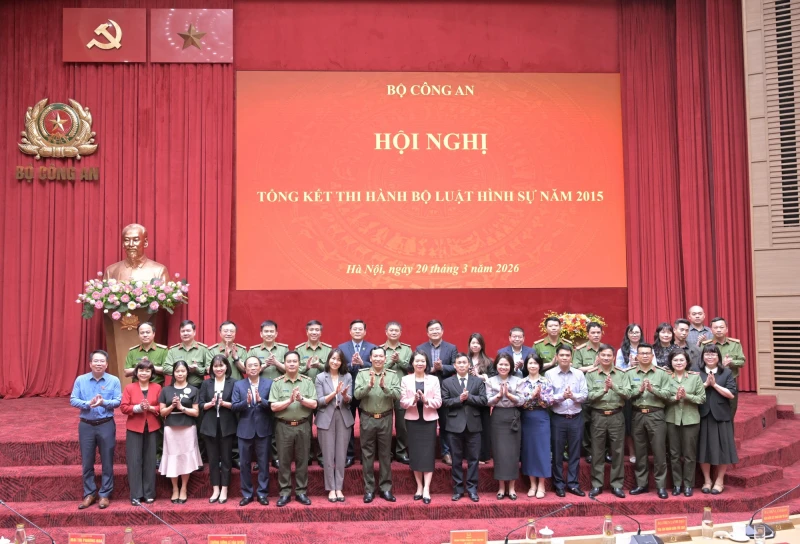 Sửa đổi, bổ sung Bộ luật Hình sự năm 2015 cần cụ thể hóa các quan điểm, đường lối mới về đấu tranh phòng chống tội phạm Sửa đổi, bổ sung Bộ luật Hình sự năm 2015 cần cụ thể hóa các quan điểm, đường lối mới về đấu tranh phòng chống tội phạm
