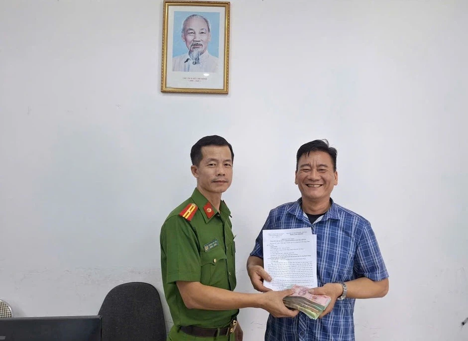 Tài khoản Techcombank nhận 137 triệu đồng, thanh niên 2004 chuyển hết cho bố đẻ, nhờ rút tiền mặt rồi báo công an Tài khoản Techcombank nhận 137 triệu đồng, thanh niên 2004 chuyển hết cho bố đẻ, nhờ rút tiền mặt rồi báo công an