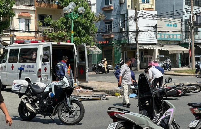 Tai nạn giao thông nghiêm trọng trên đường Tân Sơn, TPHCM Tai nạn giao thông nghiêm trọng trên đường Tân Sơn, TPHCM